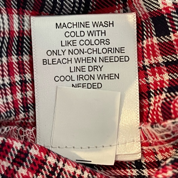 Fever 1X 3/4 Split Bell Sleeve Blouse Red and Black Plaid - Picture 7 of 9